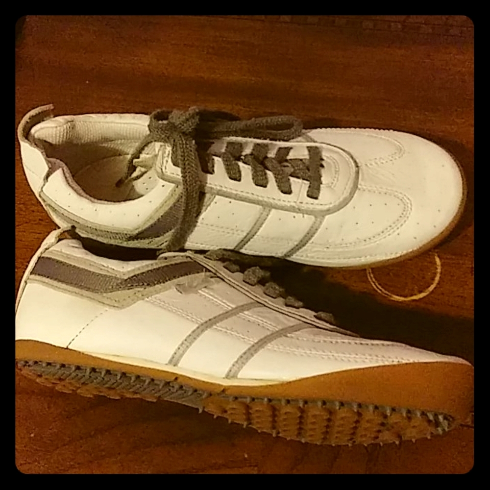 In side soccer shose